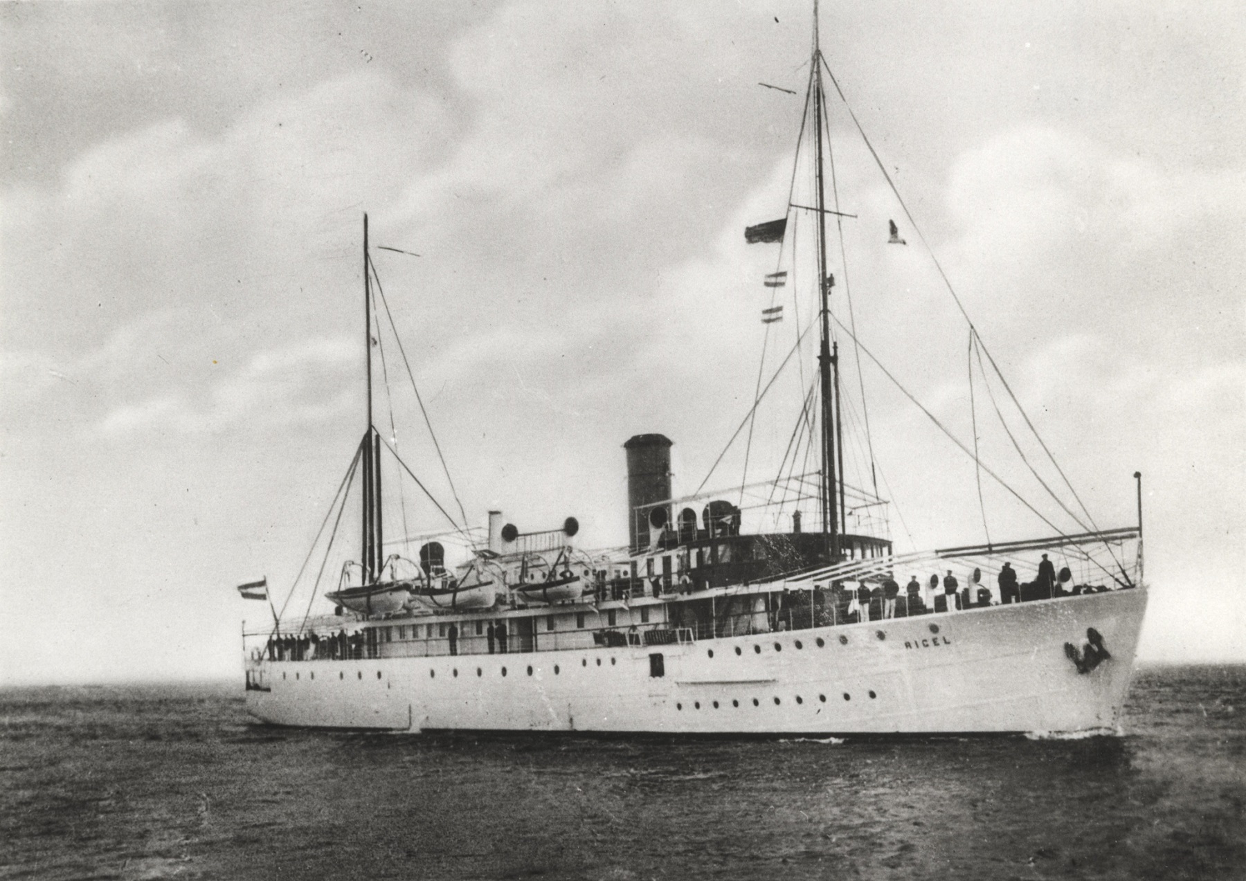 Hr.Ms. Rigel dutch minelayer yacht | laststandonzombieisland