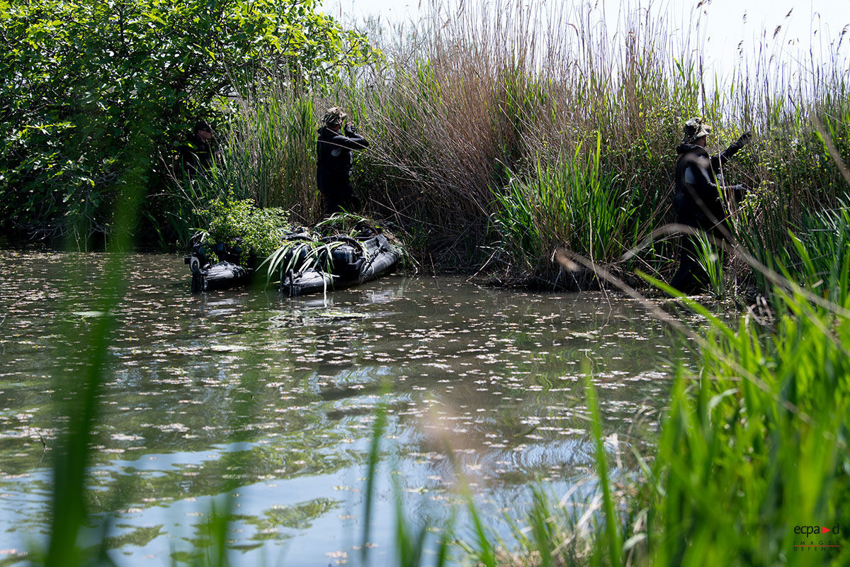 cours de nageur de combat French combat divers kayaks ...